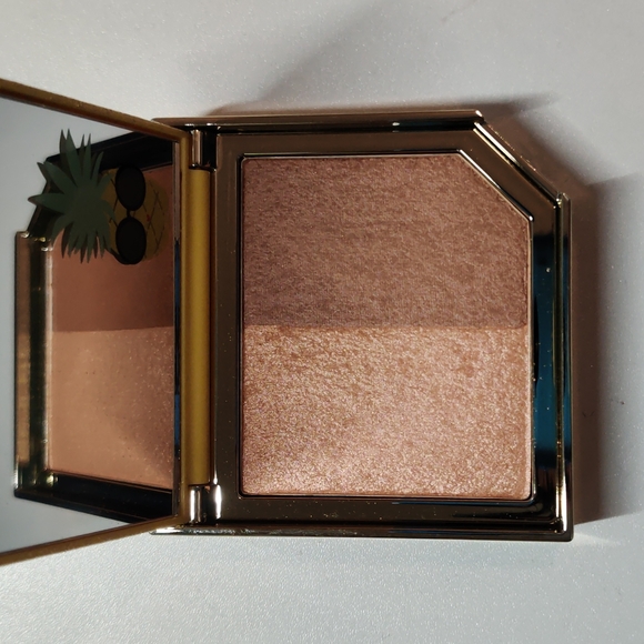 Makeup bundle - Picture 4 of 5